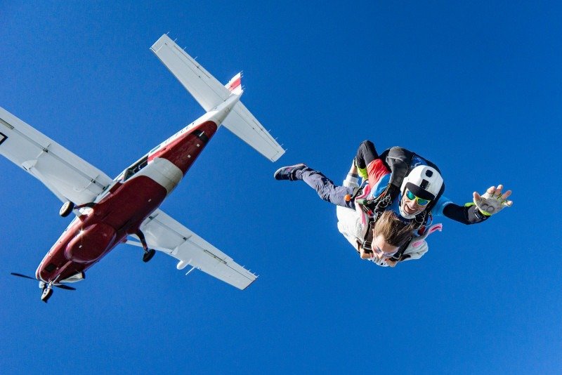 Salto en paracaídas, foto de Kamil Pietrzak